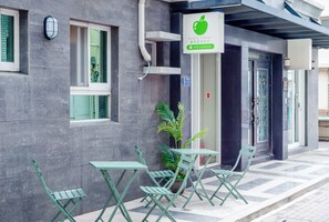 Exterior - Apple Scent Stay (Magong)