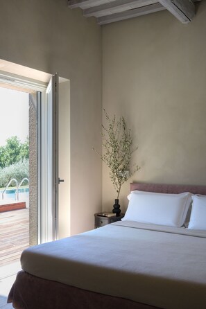 3 habitaciones, tabla de planchar con plancha y cuna de viaje 