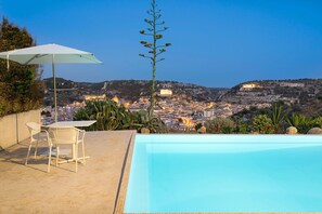 A heated pool - Wonderful private villa with hot tub, sauna, A/C, WIFI, private pool, TV, terrace and panoramic ... (Scicli)