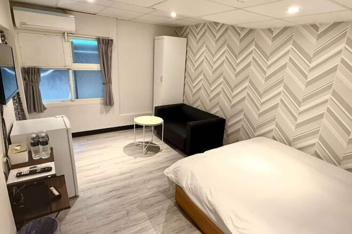 Soundproofing, free WiFi