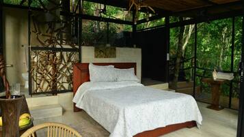 Luxury Cabin | Free WiFi, bed sheets