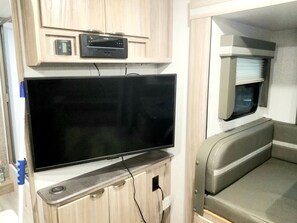 Interior - The Magnolia House RV Winnebago Sleeps 3 (Lakeview)