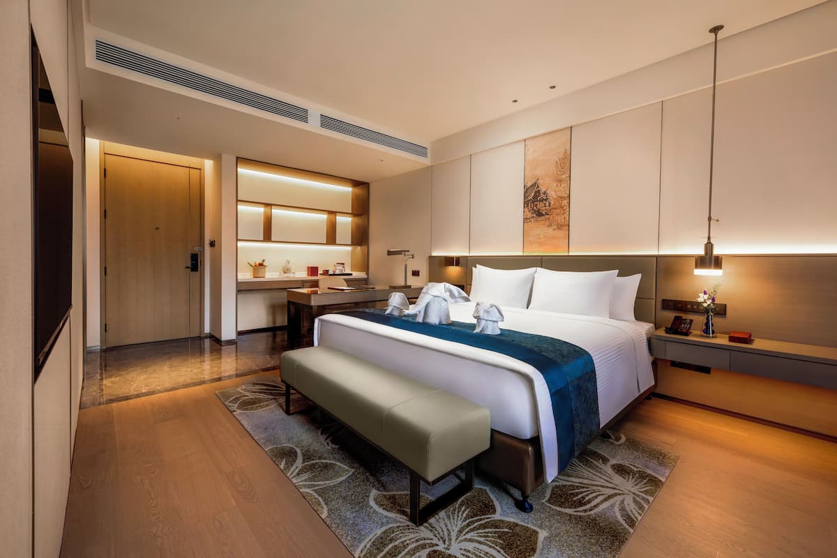 Grand Double Room | 1 bedroom, hypo-allergenic bedding, down duvets, minibar