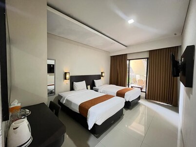 Ommaya Hotel & Resort