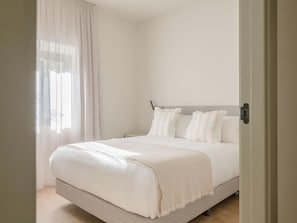 2 chambres, fer et planche à repasser, accès à Internet, literie fournie