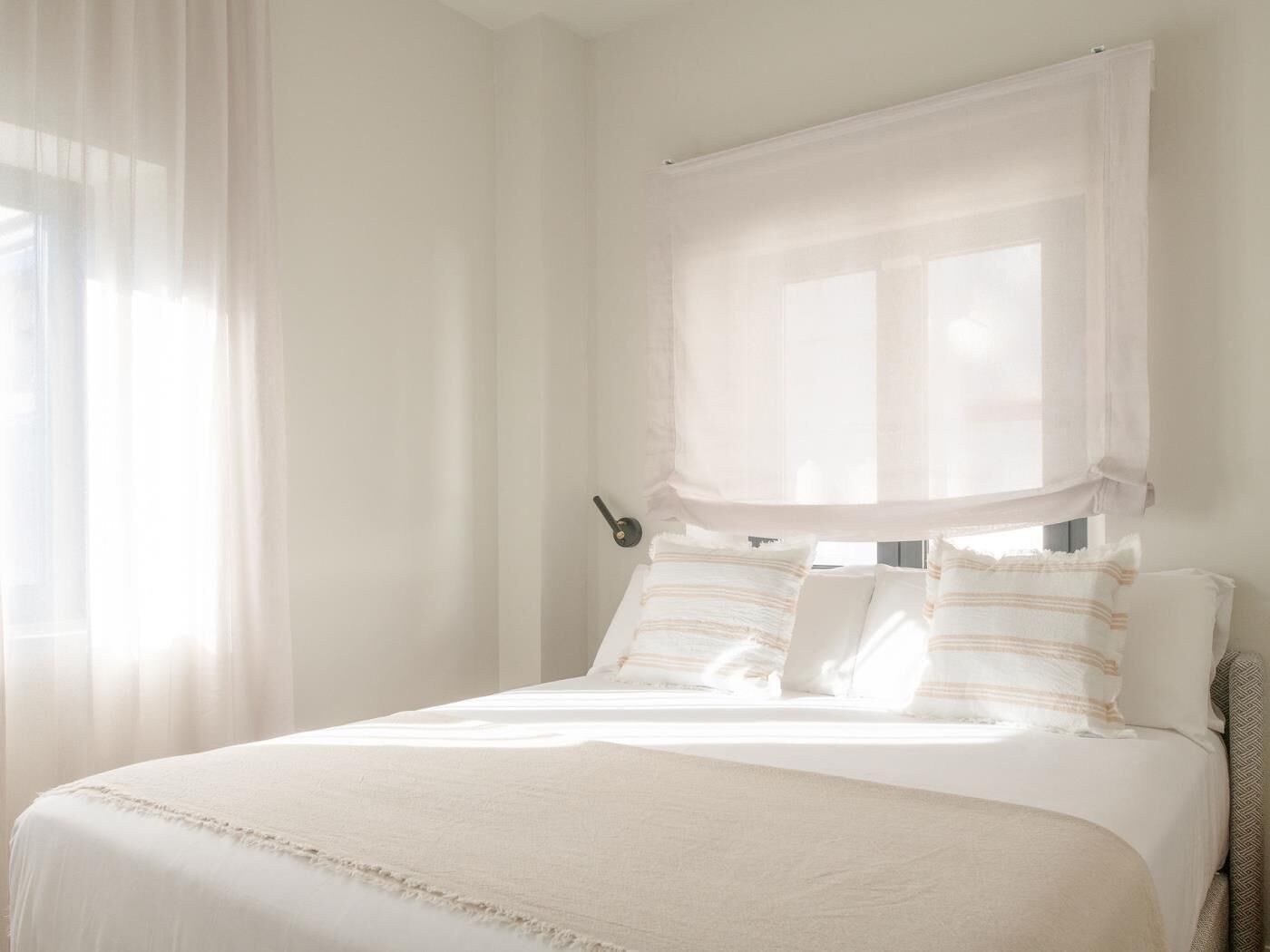 2 slaapkamers, een strijkplank/strijkijzer, internet, beddengoed