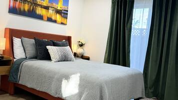 1 bedroom, iron/ironing board, travel cot, free WiFi