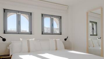 2 slaapkamers, een strijkplank/strijkijzer, internet, beddengoed