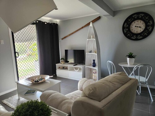 Comfortable Cottage on K'gari's (previously known as Fraser Island)  doorstep 