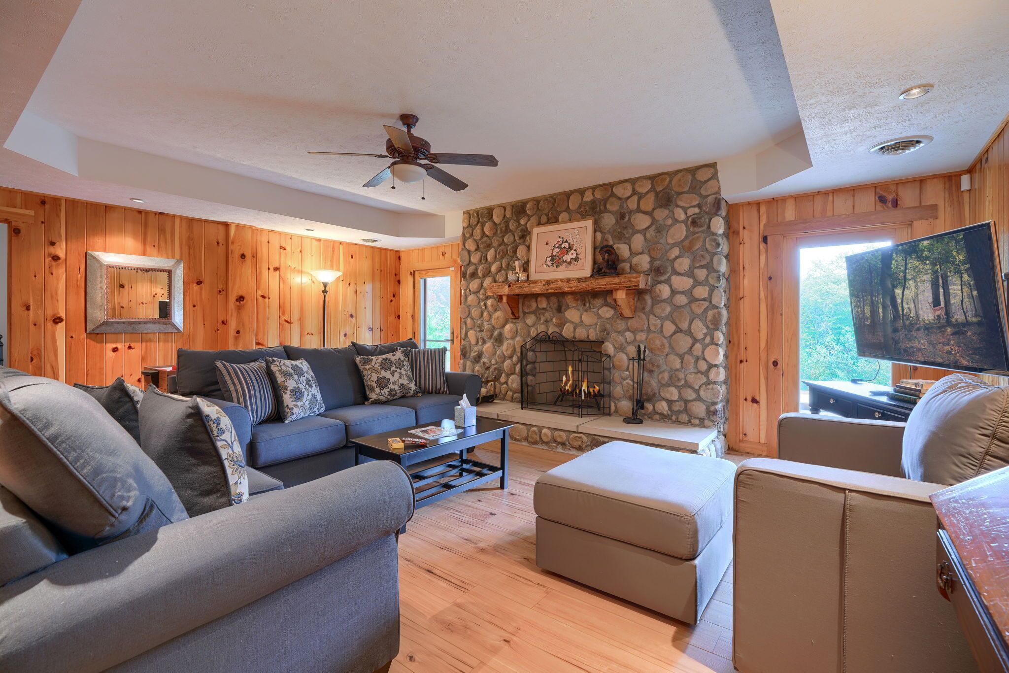Wow! Timber Ranch Lodge, 43 Acres, Sleeps 12, Family And Pet Friendly! - Ohio