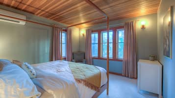 2 bedrooms, iron/ironing board, travel cot, WiFi