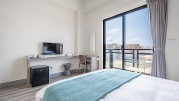 Desk, blackout curtains, free WiFi, bed sheets