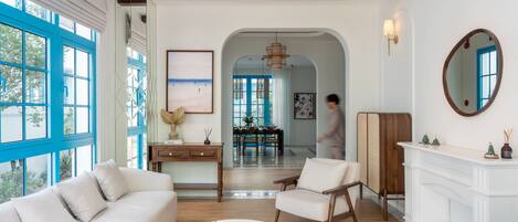 Vila design | Área de estar | Smart TV 55 polegadas com canais digitais