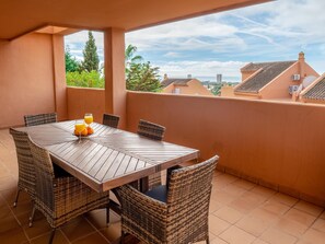 Outdoor dining - Suitur cozy apartment with swimming pool and great views (MARBELLA)