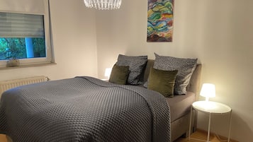 2 Schlafzimmer, Zimmersafe, Bügeleisen/Bügelbrett, WLAN