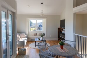 Interior - Seabreeze Haus Lantzville (Entire Guest-Suite) (Lantzville)