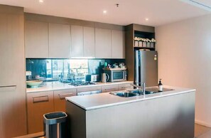 Fridge, microwave, oven, stovetop - 8th flr Serenity with City Views (Liverpool)