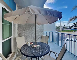 Condo (2 Bedrooms) | Property amenity