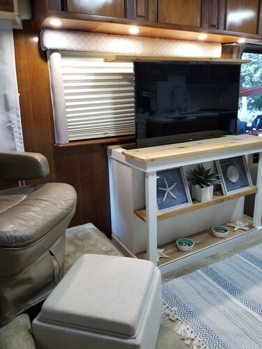 Delightful motorhome 14 miles to Ft Moore