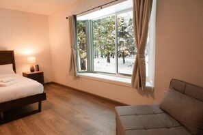 2 chambres, bureau, fer et planche à repasser, Wi-Fi gratuit