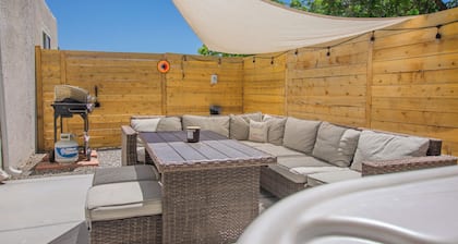 Cowboy Den+Hot Tub+Game Room+Pet Friendly+No Pet Fee!