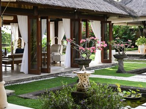 Garden view - Villa Tanju by Elite Havens (Cemagi)