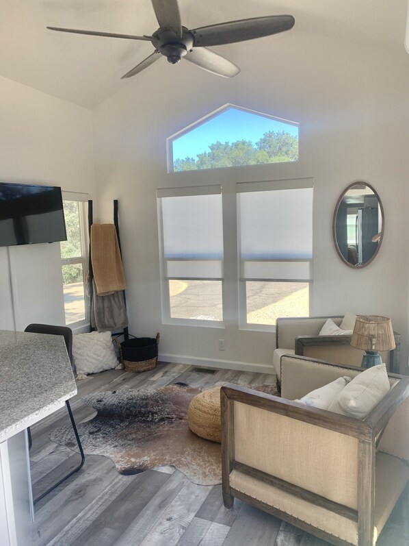 Living area - Private and Cozy Tiny Home nestled up in the trees of the Westside of Atascadero (Atascadero)