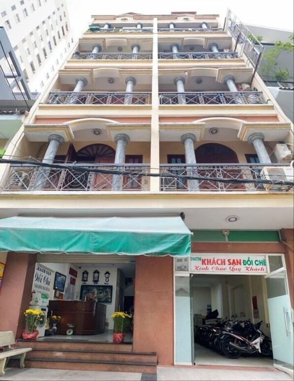 Fachada de la propiedad