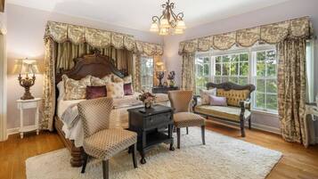 6 bedrooms, desk, iron/ironing board, free WiFi