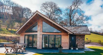 Beautiful cottage in idyllic countryside setting