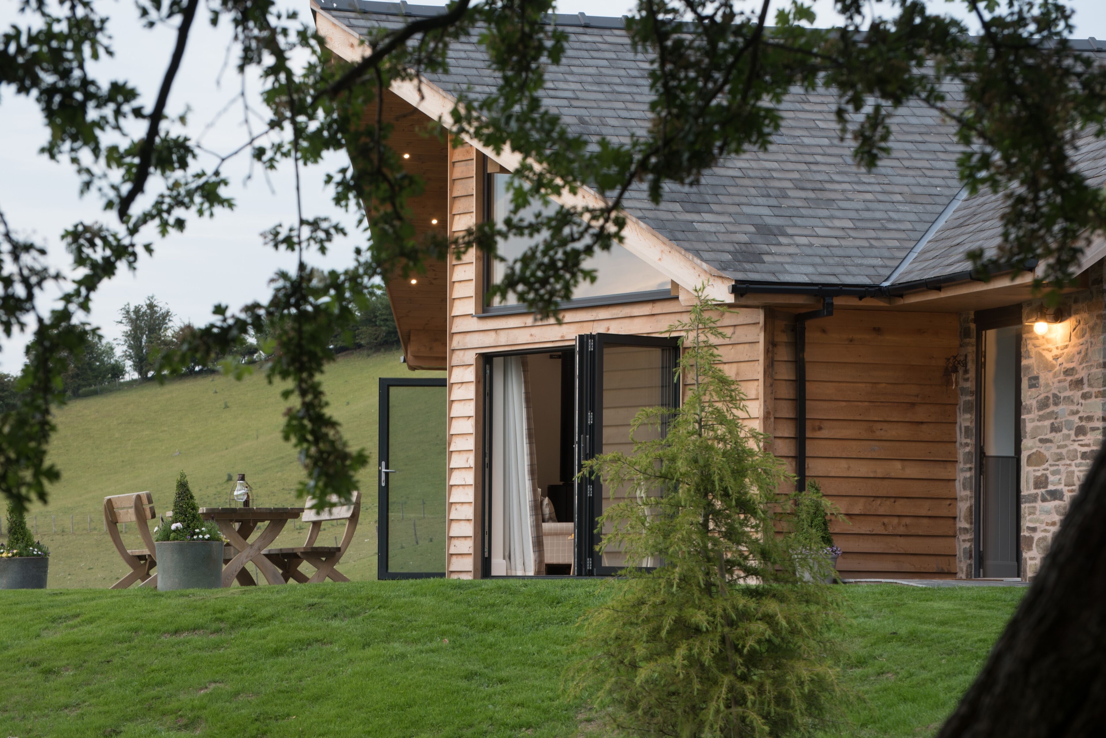 Beautiful cottage in idyllic countryside setting