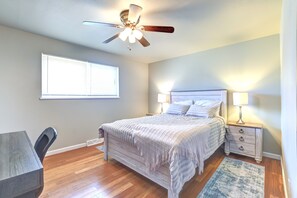 4 bedrooms, desk, iron/ironing board, WiFi