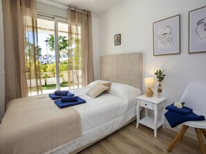 2 Schlafzimmer, Schreibtisch, Bügeleisen/Bügelbrett, WLAN