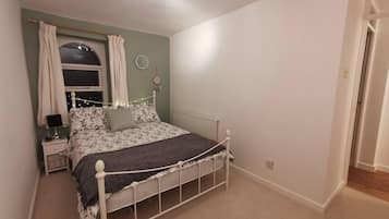 1 habitación, wifi y ropa de cama