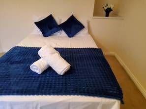 4 slaapkamers, een strijkplank/strijkijzer, wifi, beddengoed