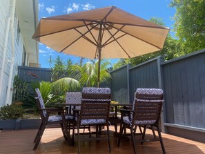 屋外ダイニングエリア