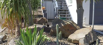 The Ōhope Beach Hideaway: Modern beach house, 3 minutes from white sand beach.