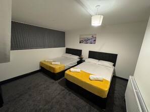 4 chambres, fer et planche Ă repasser, Wi-Fi, draps fournis