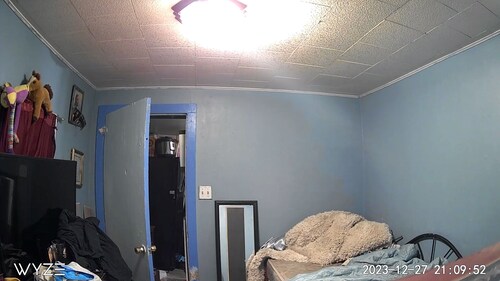 Shared house Bedroom is next to restroom breakfast included in house massage 