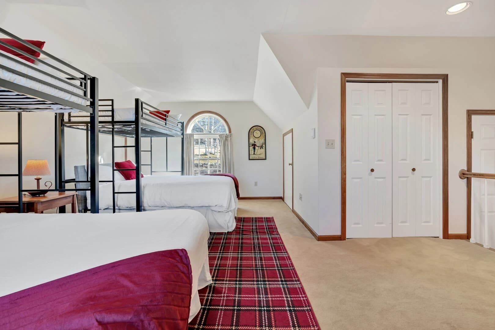 5 多间卧室、熨斗/熨衣板、WiFi、床单