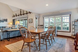 Dining - Game Room/Bar, Sleeps 14 - Mountain View Estate (Quechee)