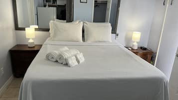 1 chambre, fer et planche Ă repasser, Wi-Fi gratuit, draps fournis
