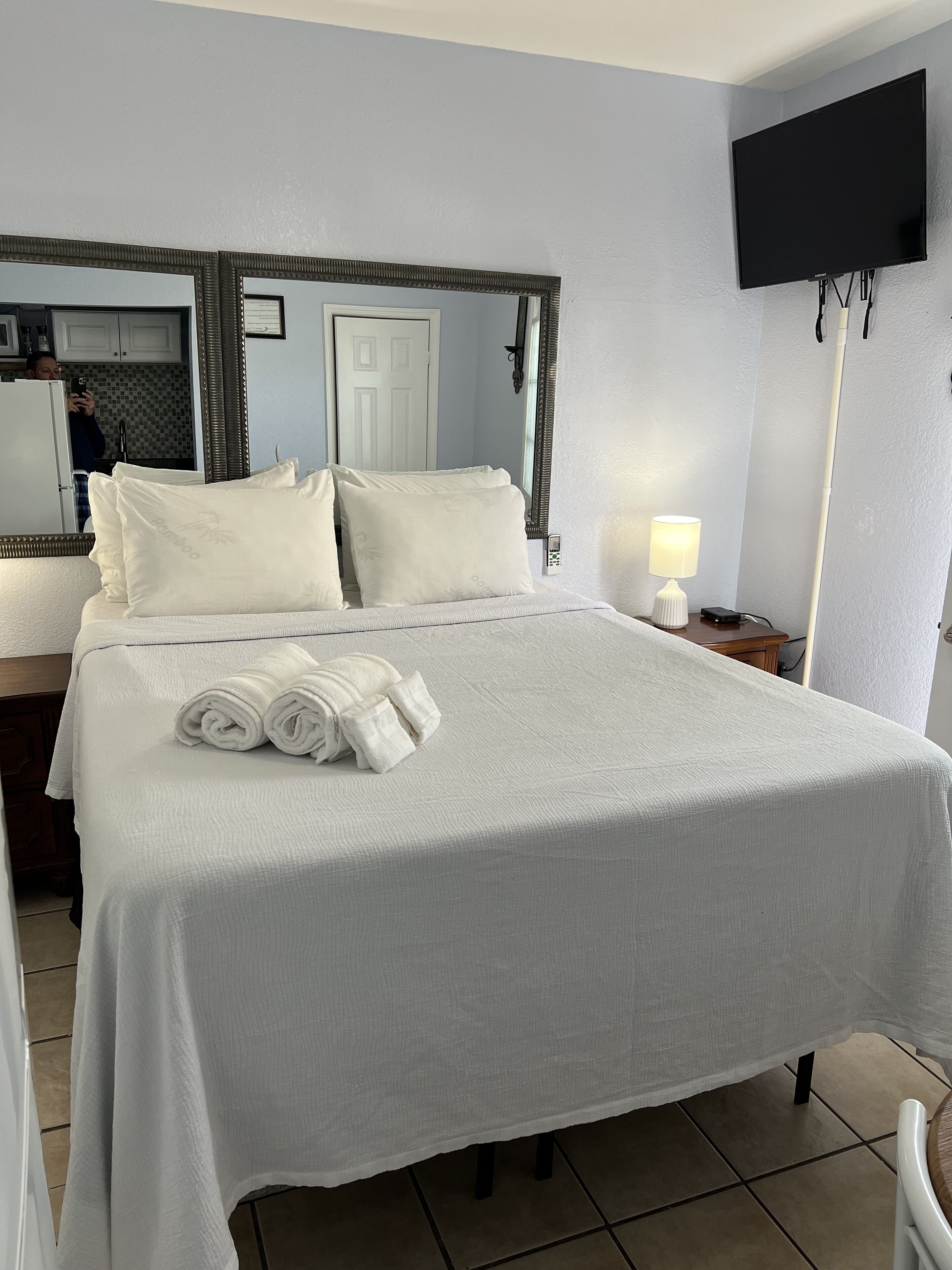 1 chambre, fer et planche à repasser, Wi-Fi gratuit, draps fournis