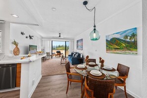 Dining - Kapalua Golf V illa 15T5 Panoramic View (Lahaina)