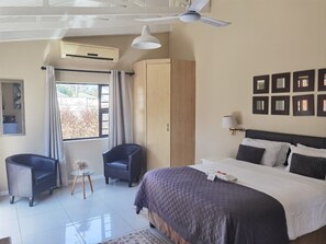 Kamar Double Deluks | Seprai premium dan didekorasi berbeda-beda