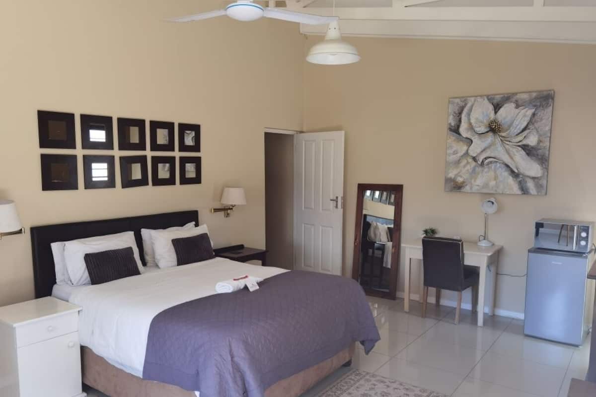 Deluxe Double Room | Courtyard view