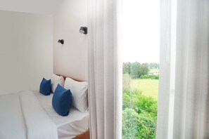 Deluxe Double Room, Non Smoking, Garden View | Individually decorated, individually furnished, desk, laptop workspace