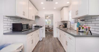 5 min Walk to Panorama Bluffs! Preserve Trails Family-sized House 5 Beds Sleep 8