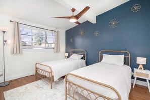 3 bedrooms, in-room safe, desk, iron/ironing board