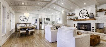 Modern Ranch House-swim, soak, pickleball & walk to wineries